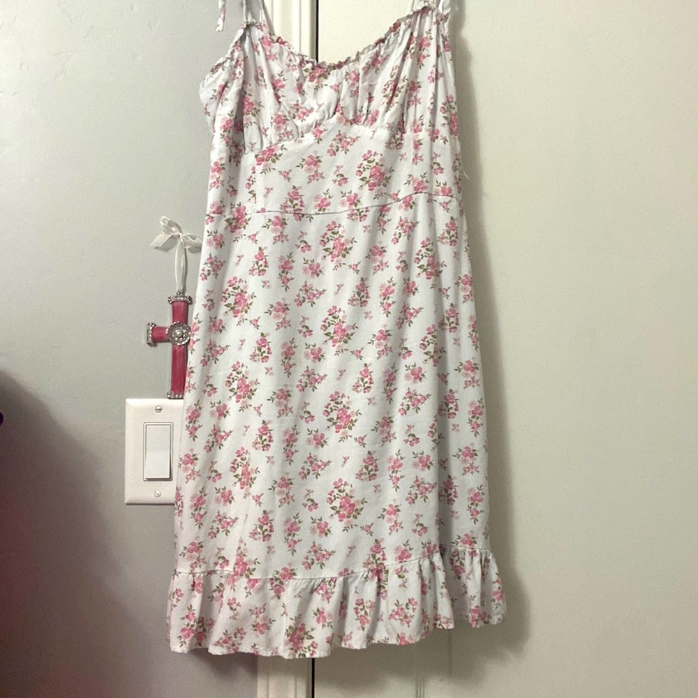 Holister size medium dress pink and white good quality